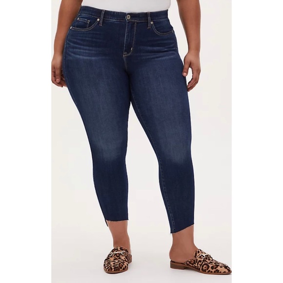 🆕Torrid Sky High Skinny Jean Step Hem DarkWash 14 - Picture 3 of 6